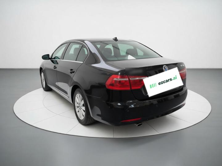 Lavida 2013 Facelift Classic 1.6L MT Comfort photo 4