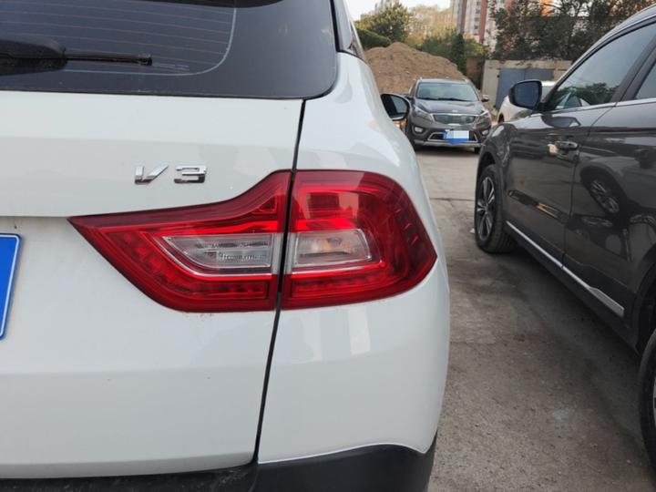 Zhonghua V3 2017 1.5L MT Smart photo 7