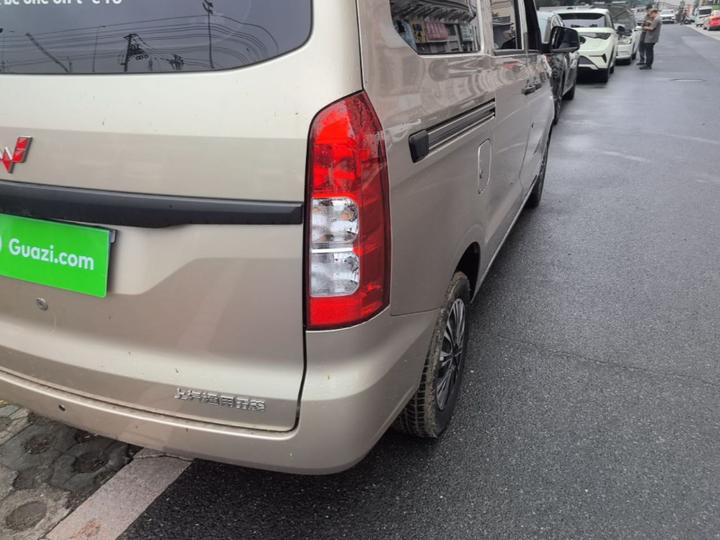 Wuling Hongguang V 2022 1.5L LAR photo 7