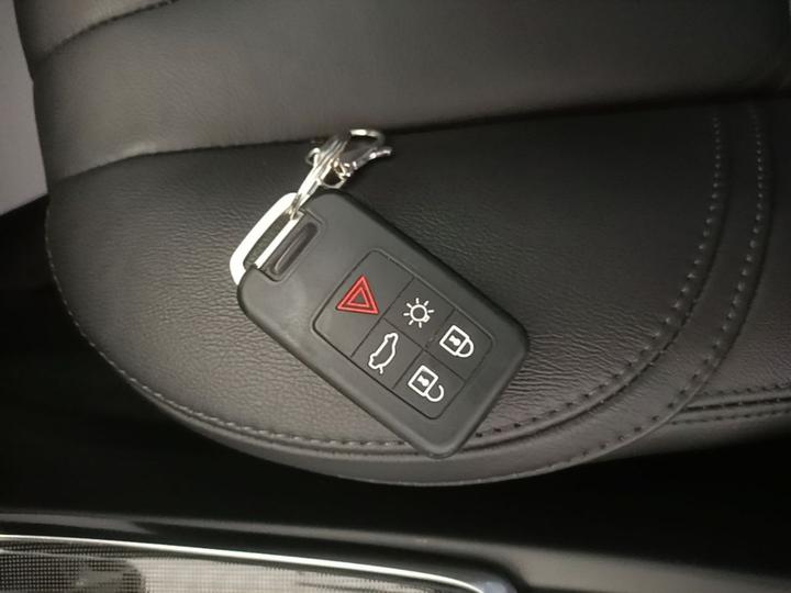 V40 2017 T3 photo 8
