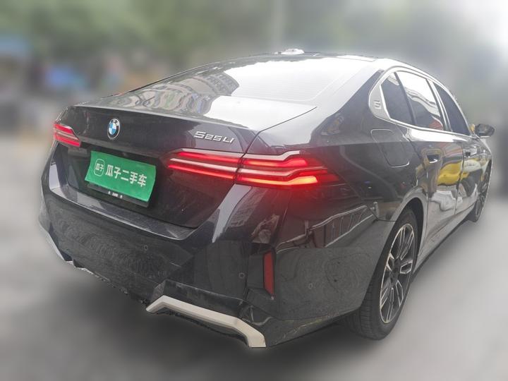 5 Series 2025 525Li M Sport Package photo 6