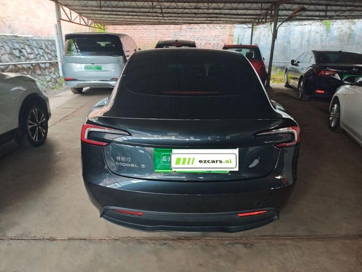 Model 3 2023 RWD photo 3