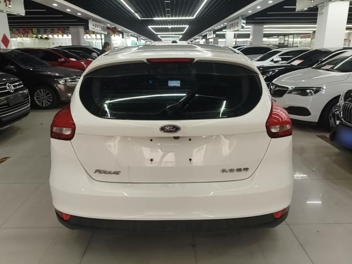 Focus 2017 Hatchback 1.6L AT Comfort photo 3