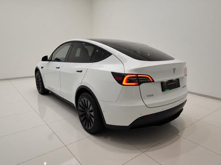 Model Y 2021 Long Range AWD photo 4