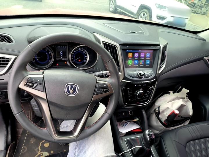 CS35 2017 1.6L MT Luxury photo 5