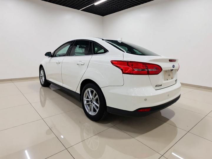Focus 2018 Sedan Classic EcoBoost 180 AT Elite photo 4