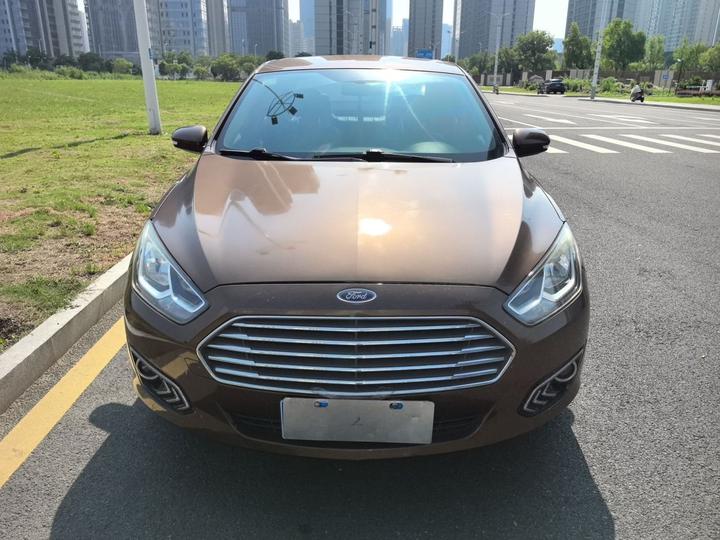 Escort 2017 Facelift 1.5L AT Comfort photo 2