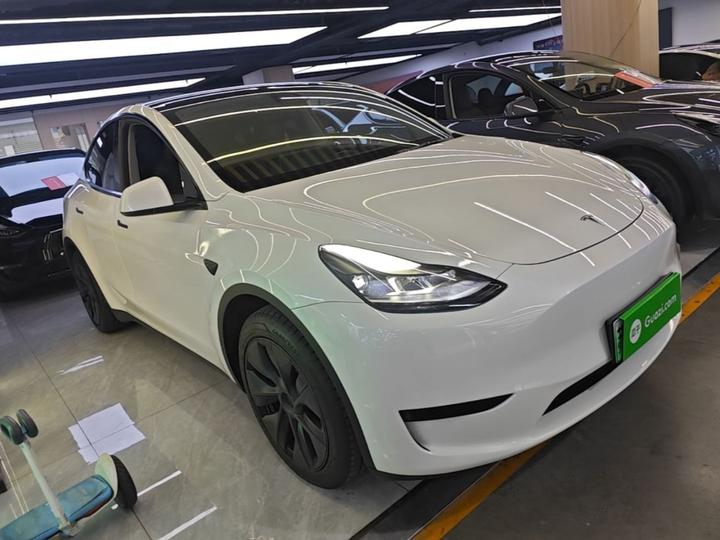 Model Y 2024 RWD photo 3