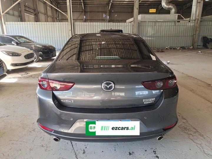 3 Axela 2021 2.0L AT photo 5