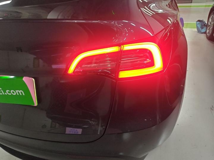 Model Y 2024 Long Range AWD photo 7