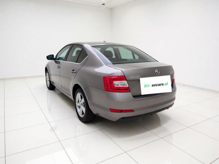 Octavia 2016 1.6L AT photo 4