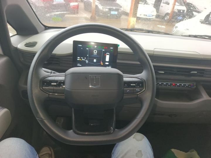 V 2025 V7E 51.52KWH photo 6