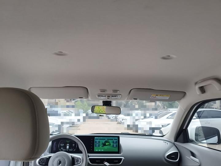 2020 305km Luxury photo 8