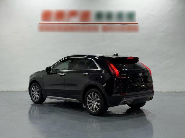 XT4 2018 28T RWD Leading photo 4