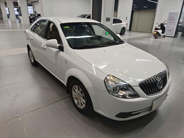 Excelle 2015 1.5L AT Classic photo 3