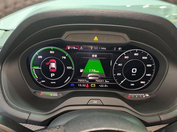 Q2L e-tron 2019 Q2L e-tron EV photo 7