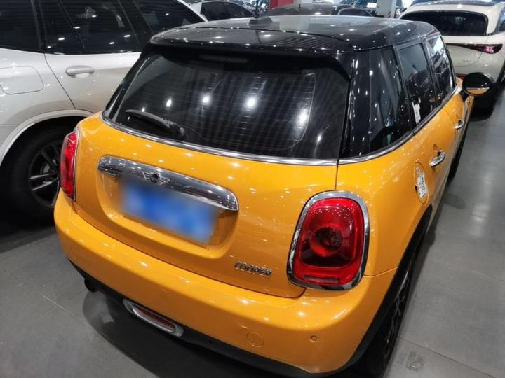 2016 1.5T COOPER 5-Door photo 4
