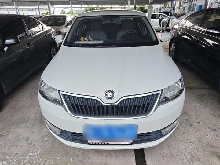 Rapid 2016 1.4L MT photo 2
