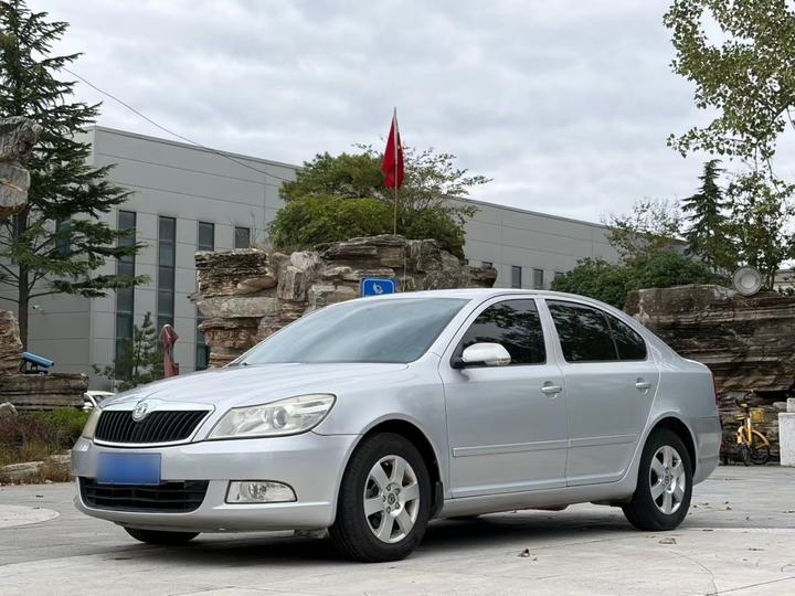 Octavia 2012 1.6L AT