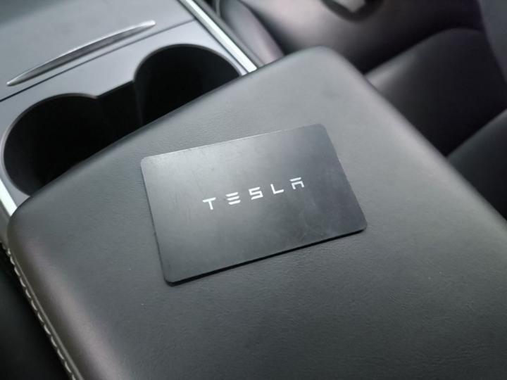 Model Y 2022 Performance AWD photo 8