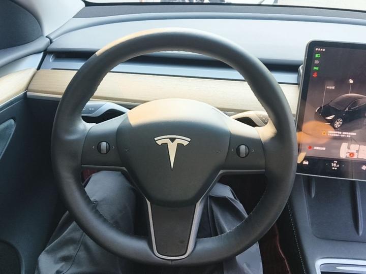 Model Y 2022 Facelift RWD photo 6