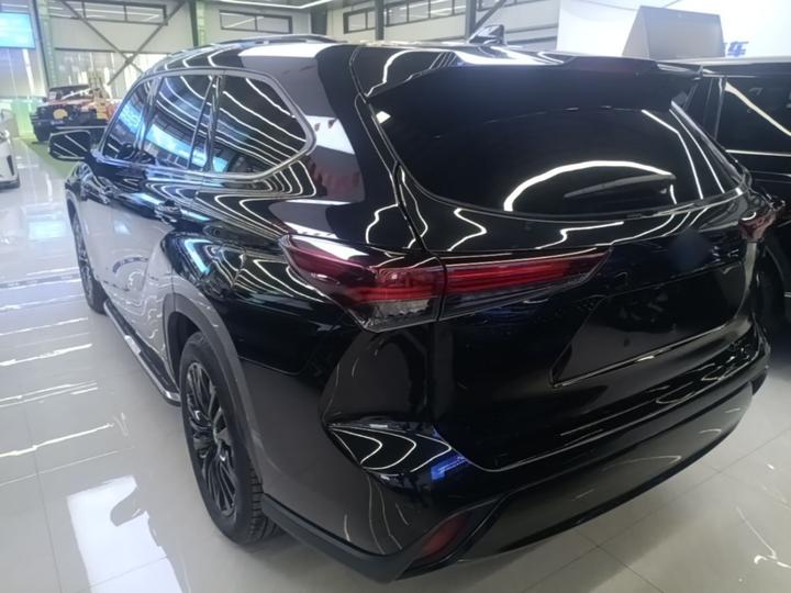 Highlander 2023 2.5L Smart Hybrid AWD 7-Seater photo 4