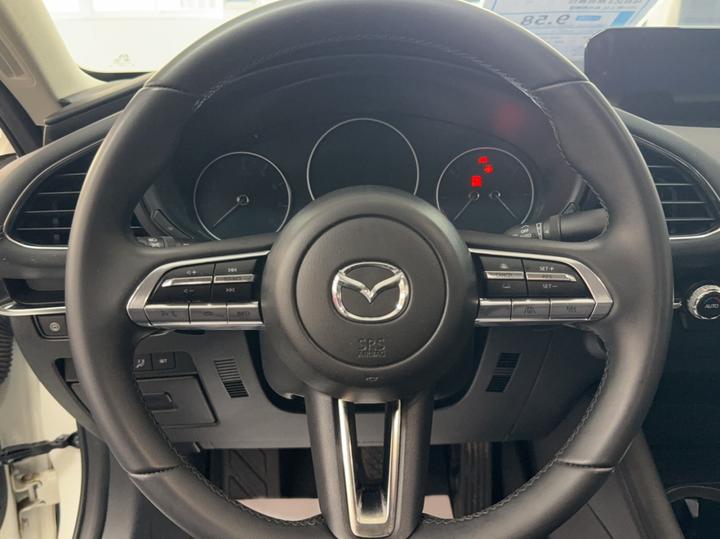 3 Axela 2023 2.0L AT photo 2
