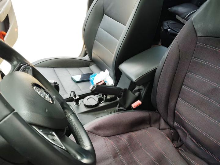 Octavia 2016 1.6L MT photo 7
