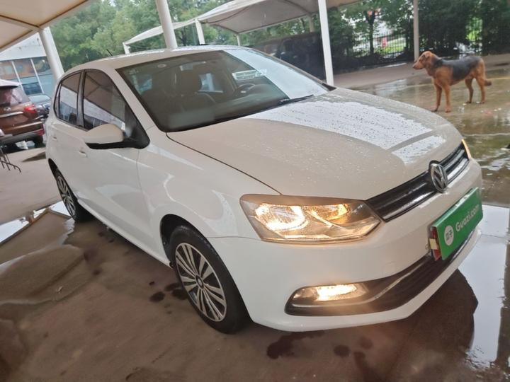 Polo 2016 1.6L AT Comfort photo 3