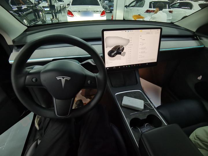 Model Y 2024 RWD photo 5