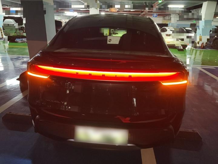 Model Y 2025 RWD photo 3