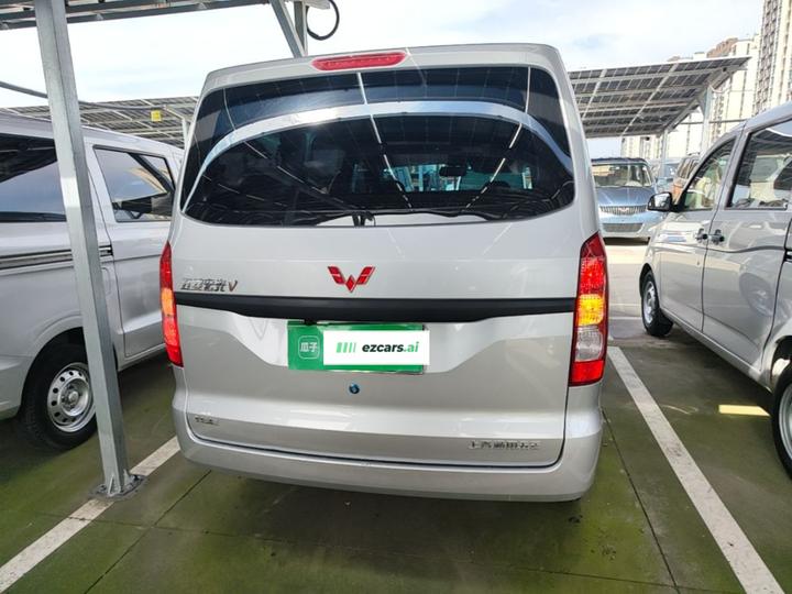 Wuling Hongguang V 2022 1.5L LAR photo 3