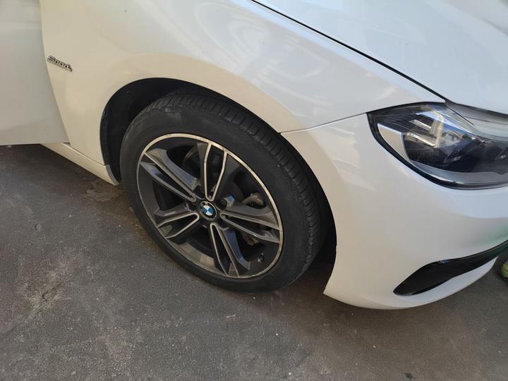 1 Series 2018 118i Sport photo 8