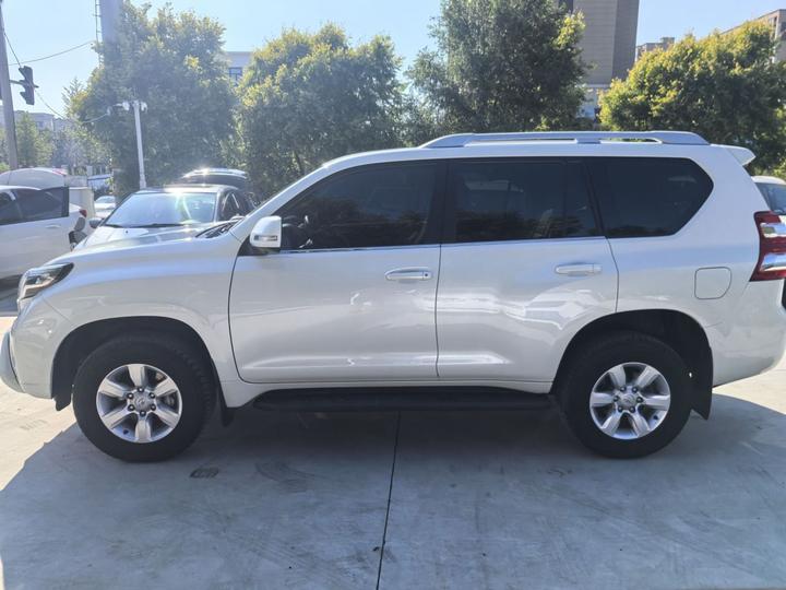 Prado Parallel Import photo 4