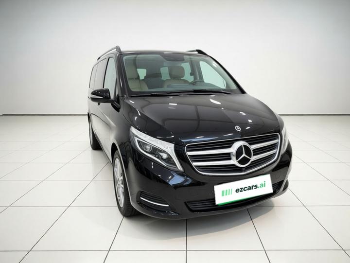 V-Class 2018 V 260 L Premium Extended China VI photo 3