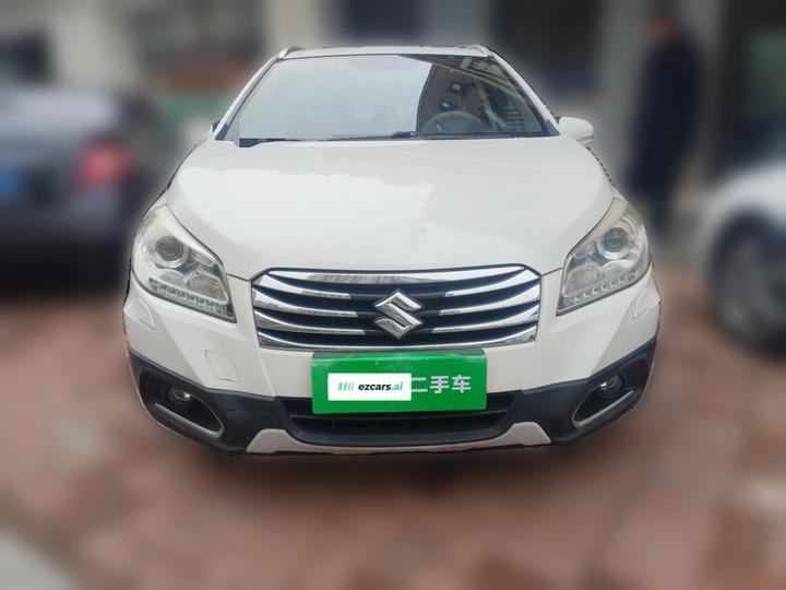 2015 1.6L CVT RWD Elite photo 2