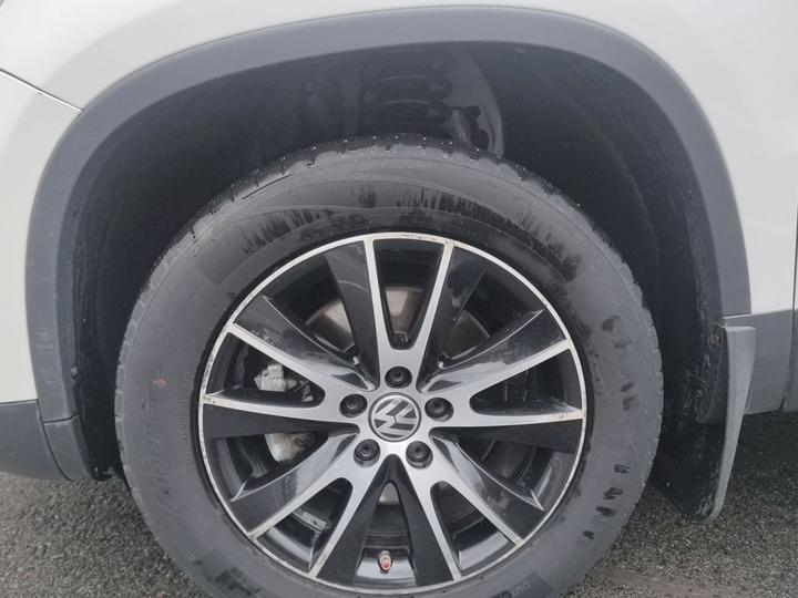 Tiguan 2015 1.8TSI AT RWD Luxury photo 2