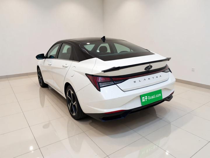 Elantra 2022 1.5L CVT LUX Premium photo 4