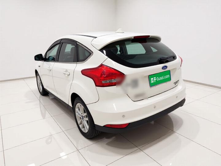 Focus 2015 Hatchback EcoBoost 125 AT photo 4