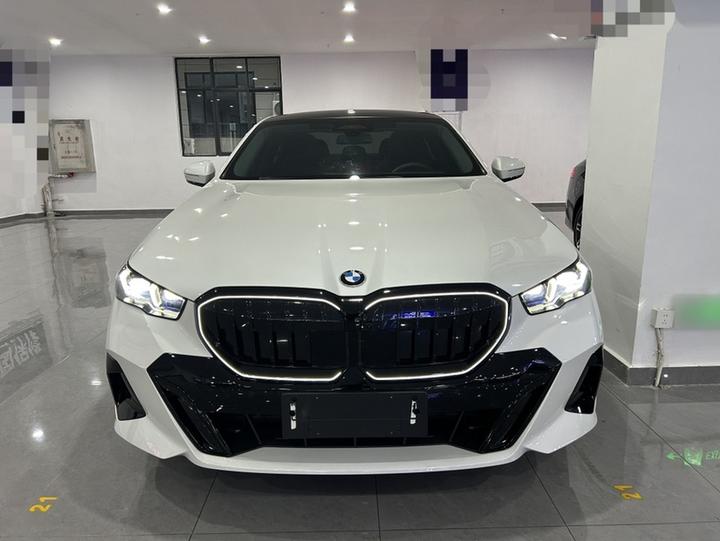 5 Series 2026 Facelift 530Li Exclusive M Sport Package photo 2