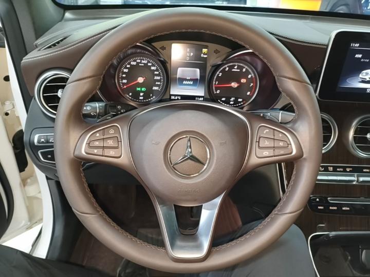 GLC 2019 Facelift GLC 260 L 4MATIC Luxury photo 6