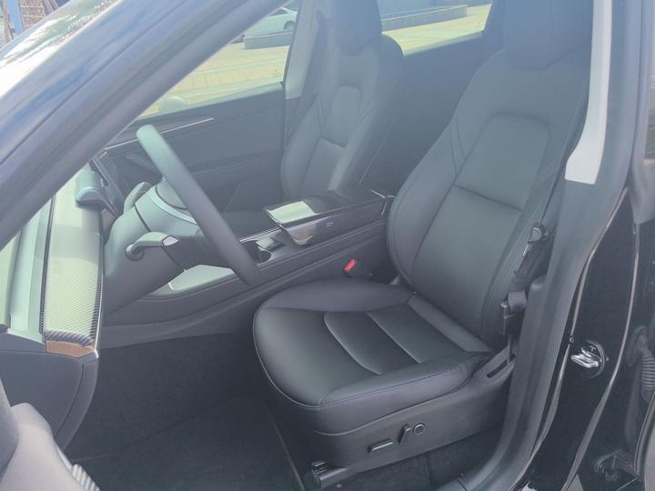 Model Y 2021 Standard Range RWD photo 6