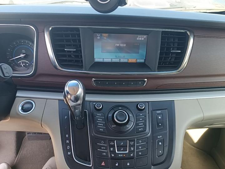 GL8 2014 3.0L XT Luxury Business Flagship photo 8