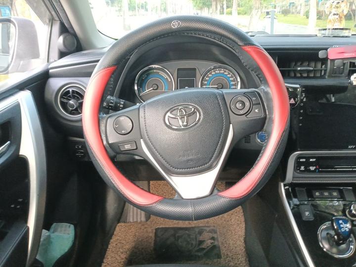 Corolla 2016 Hybrid 1.8L E-CVT Elite photo 3