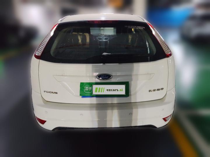 Focus 2013 Hatchback Classic 1.8L MT photo 5