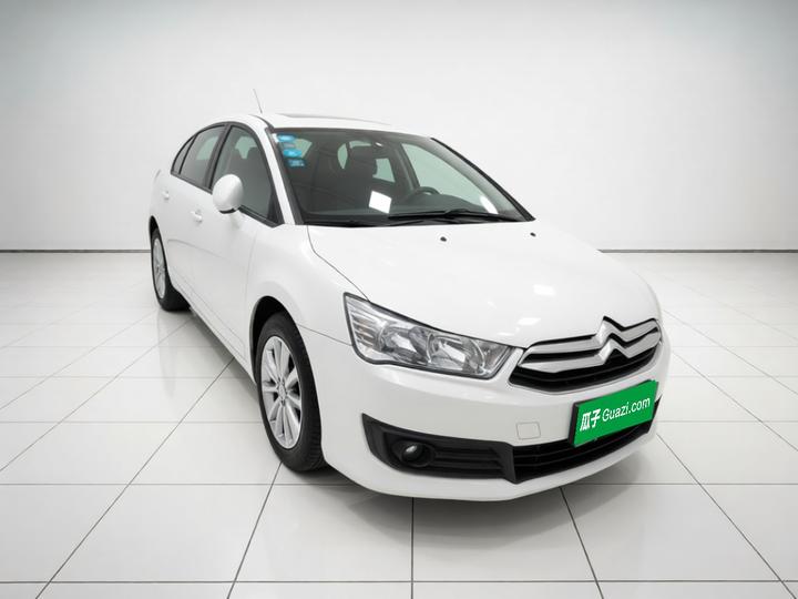 2016 Classic Sedan 1.6L MT photo 3