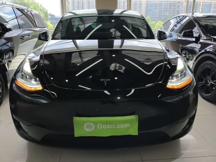 Model Y 2022 RWD photo 2