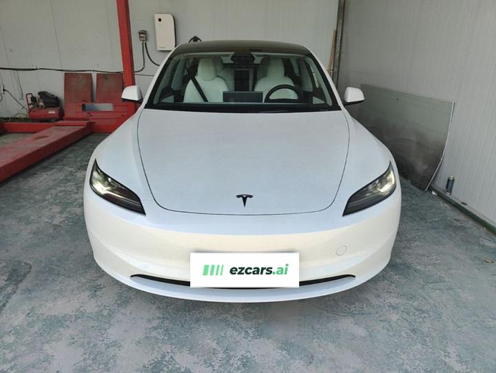 Model 3 2026 RWD photo 2