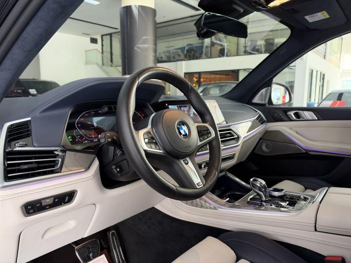 X7 2022 xDrive40i Executive M Sport Package photo 8