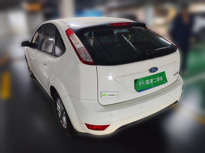 Focus 2013 Hatchback Classic 1.8L MT photo 4